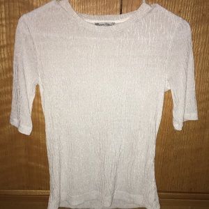 White shirt sleeve shirt